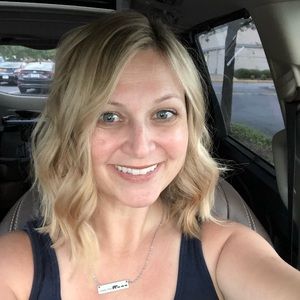 Meet your Posher, Stephanie